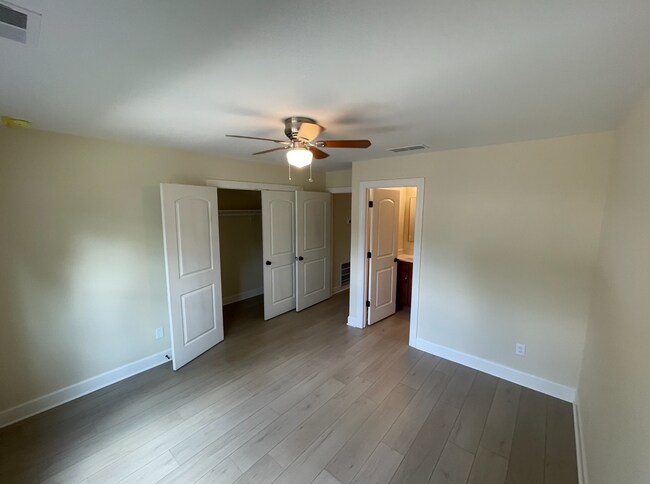 Foto del edificio - 624 Golfview Dr