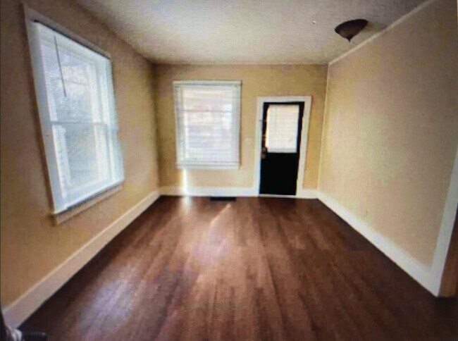 Foto del edificio - 1425 Sumner St