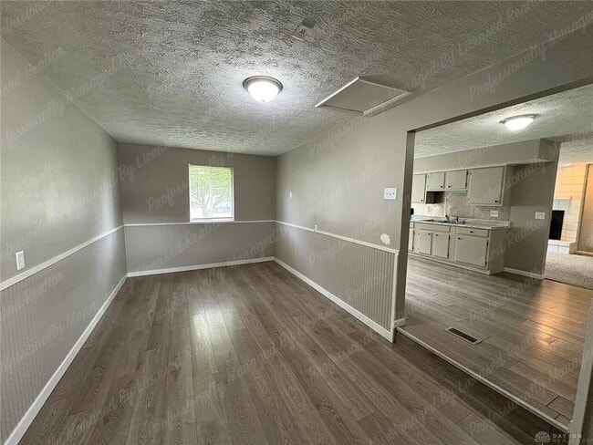 Foto del edificio - 525 Lake St