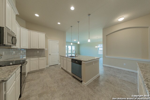 Building Photo - 833 Stratus Path