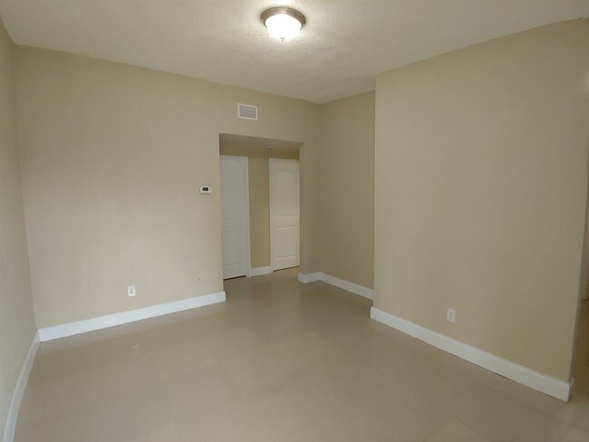 Foto del edificio - 2351 Keith St