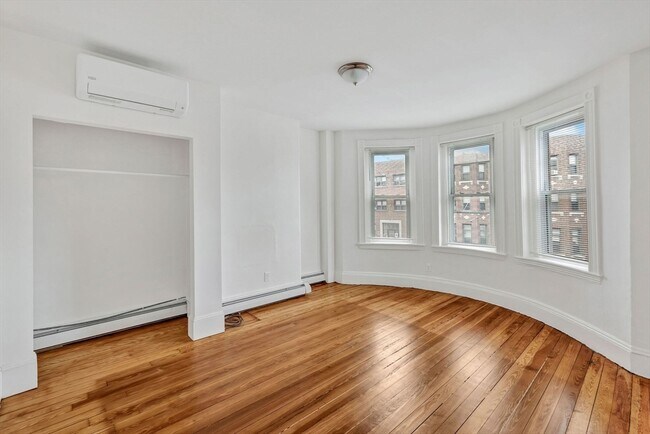 Foto del edificio - 864 Huntington Ave