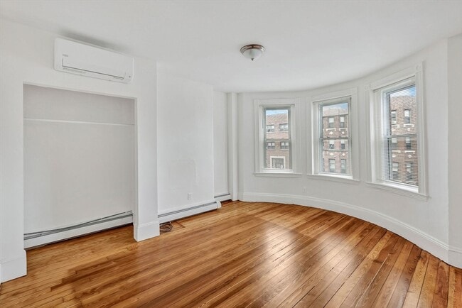 Building Photo - 864 Huntington Ave