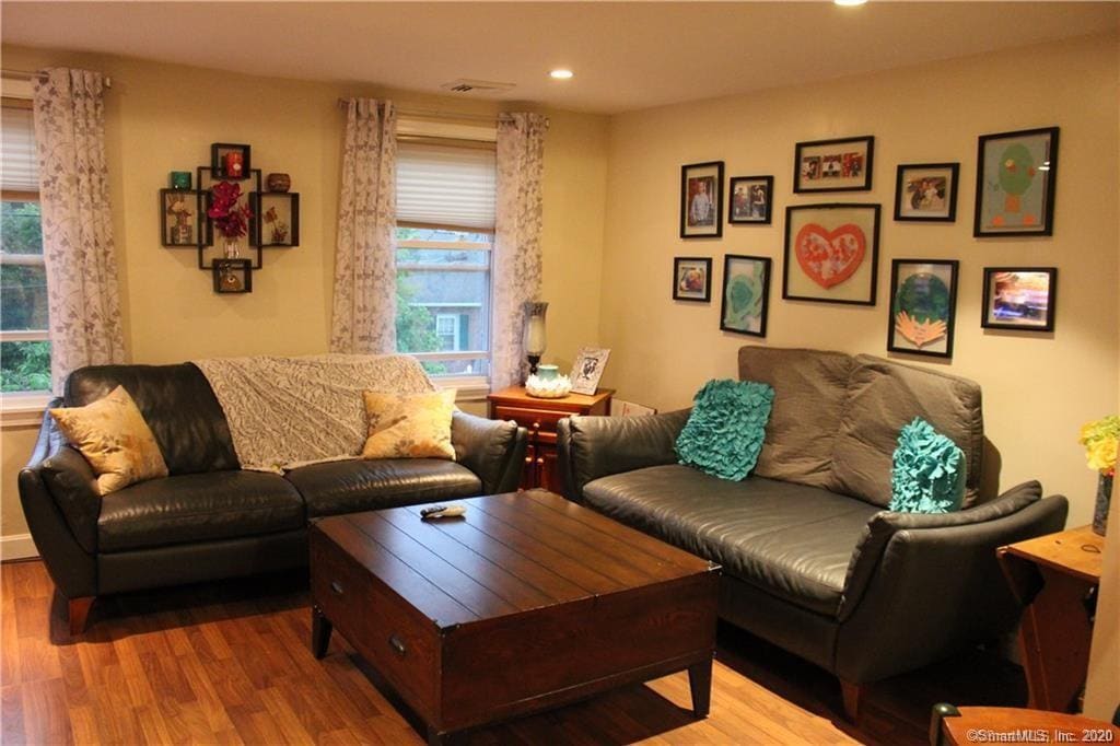 Primary Photo - 29 Viets St