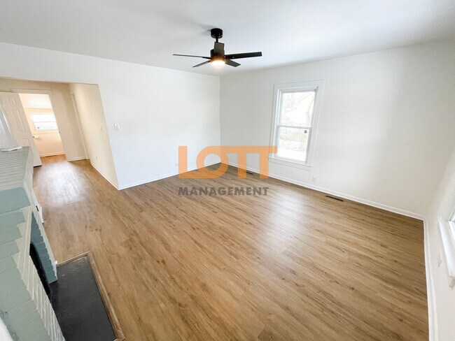 Foto del edificio - 603 Cedar Lane Rd