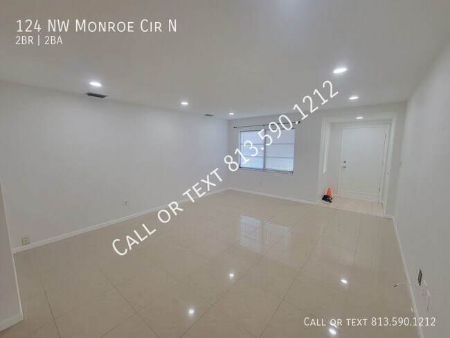 Building Photo - Spacious St. Pete Home