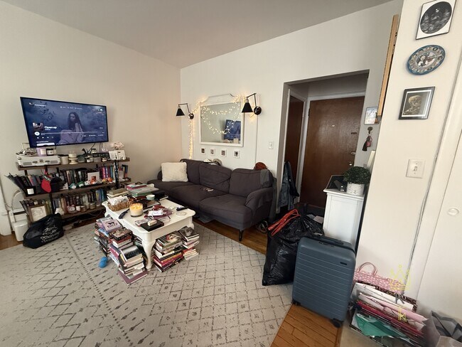 Building Photo - 199 Winthrop Rd