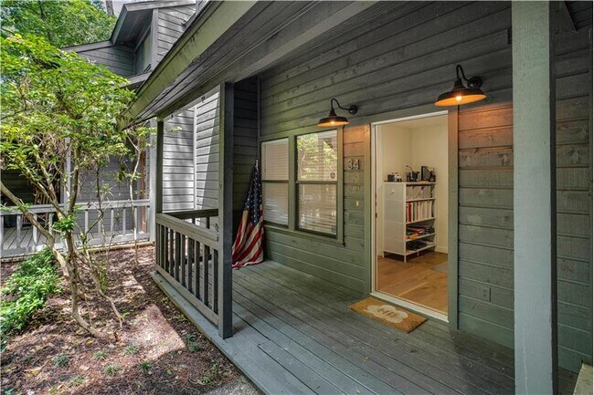 Foto del edificio - 34 Sawmill Grove Ln