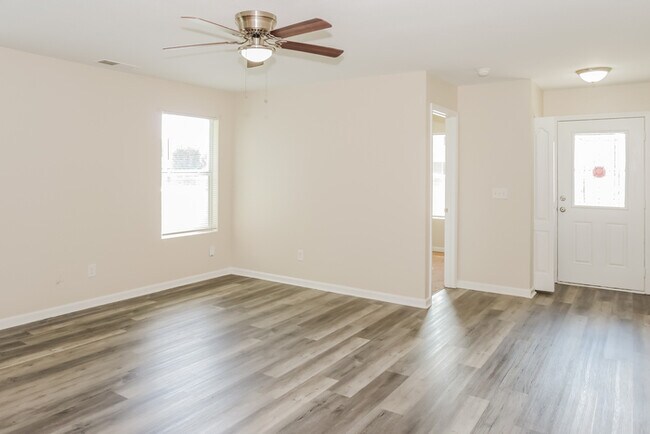 Foto del edificio - 109 Jesse Layne Dr