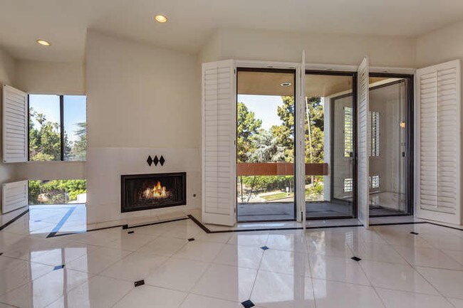 Beautiful marble floors - 750 S Bundy Dr