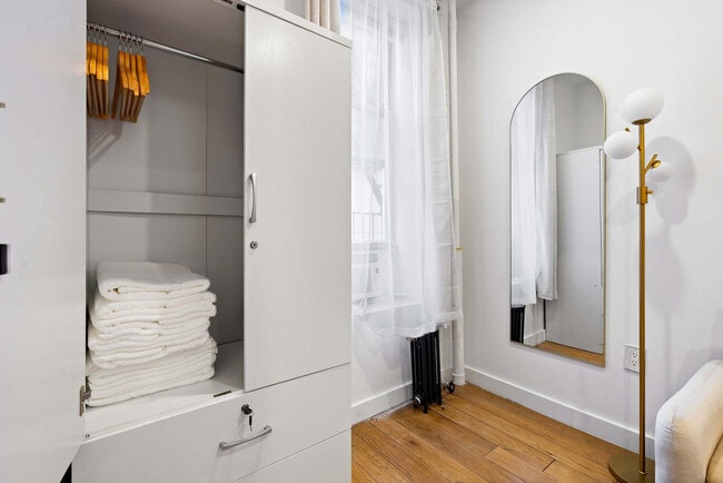 Foto del edificio - 74 Forsyth St