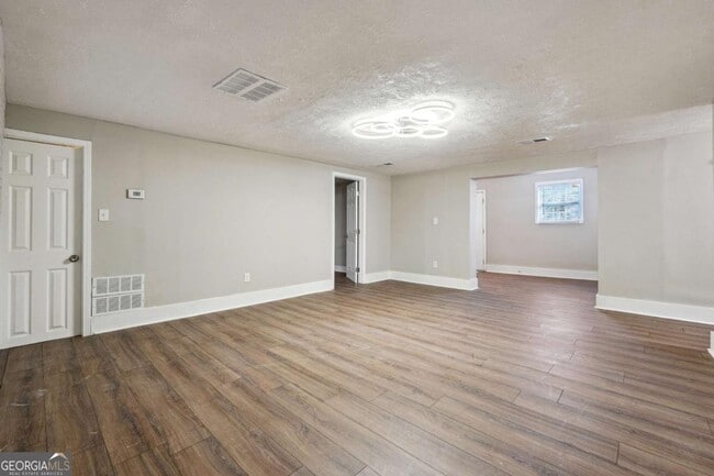 Building Photo - 276 Fairburn Rd NW
