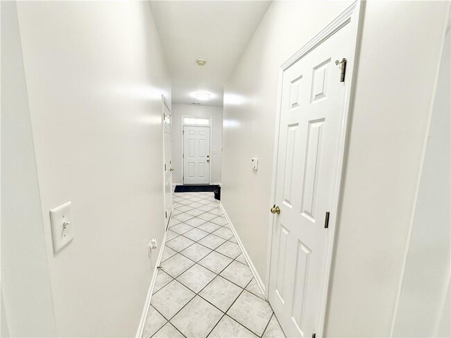 Building Photo - 5358 Beaver Br