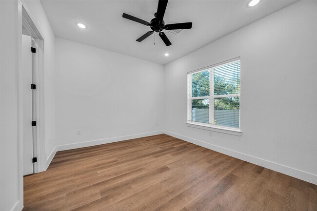 Foto del edificio - 1601 Mustang Dr