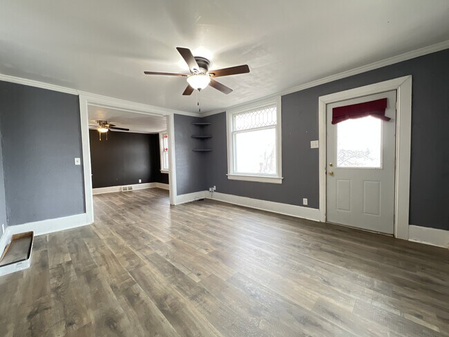 Foto del edificio - 2443 Division St