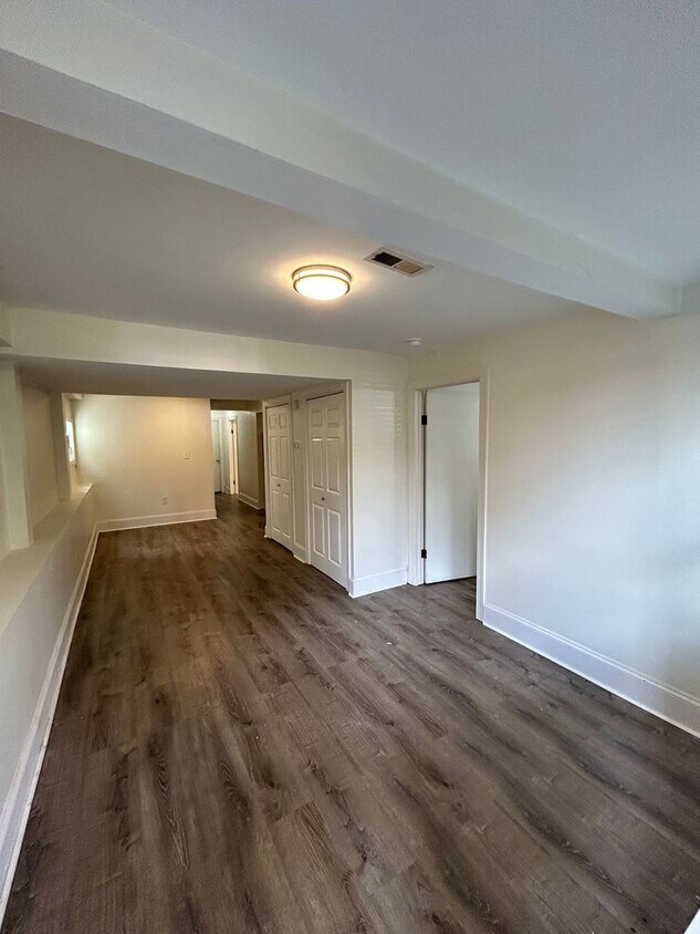 Foto principal - Noble Square – 2 Bed / 1 Bath - Central A/...