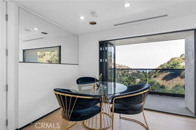 Foto del edificio - 8144 Gould Ave