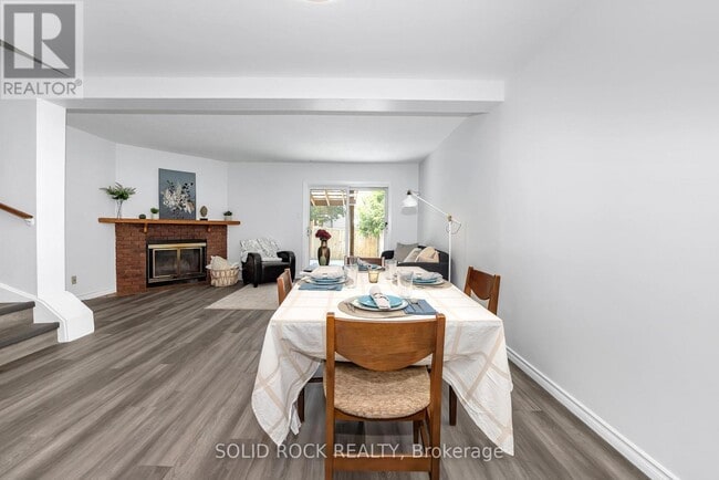 Building Photo - 348 Monica Crescent