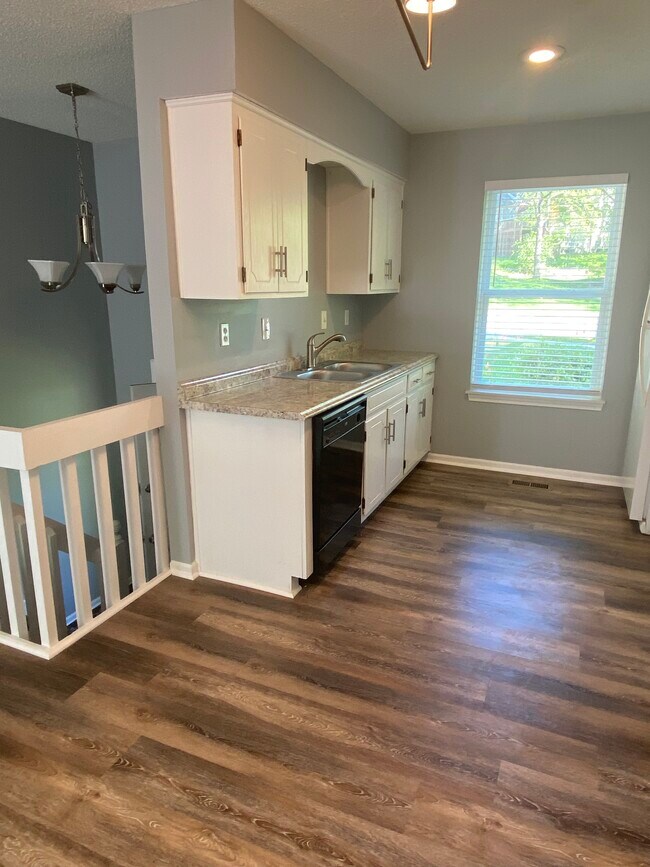 Building Photo - 6631 Park St