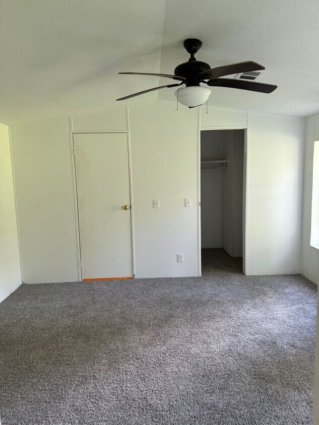 Foto del edificio - Updated 2 Bedroom 2 Bath Singlewide in Cra...