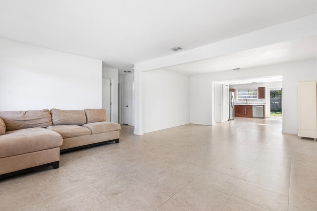 Foto del edificio - 454 NE 5th St