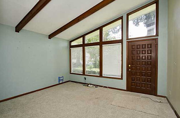 front bedroom - 3905 Jackson Street