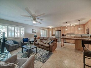 Building Photo - 5525 E Thomas Rd