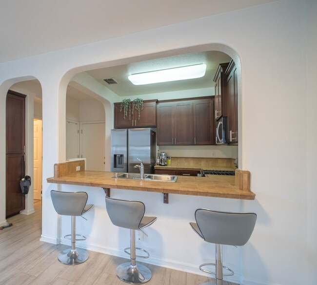 Foto del edificio - Amazing Natomas 3/2.5 - Waiting For You!  ...