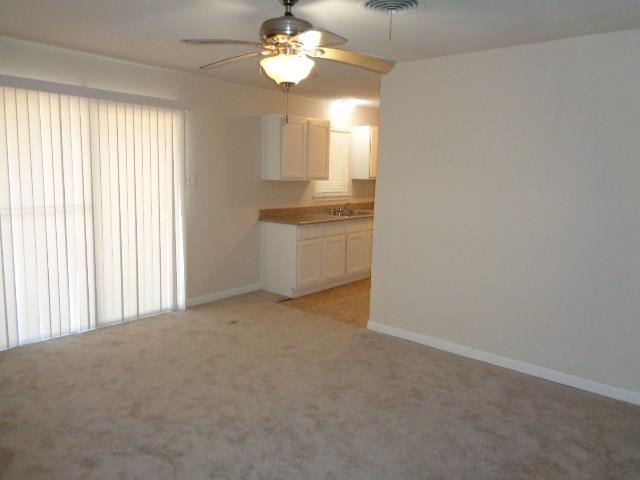 Building Photo - 9206 Mahoning Dr