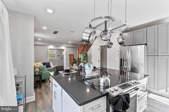 Foto del edificio - 1449 S 32nd St