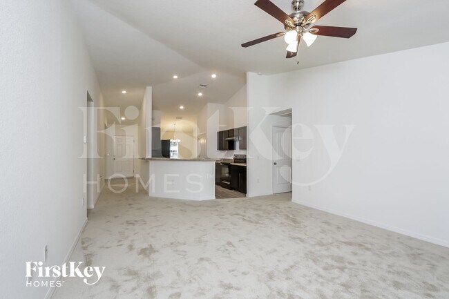 Foto del edificio - 4611 Belladonna Ave