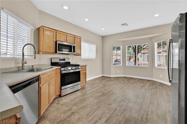 Foto del edificio - 6355 Urban Creek Ct