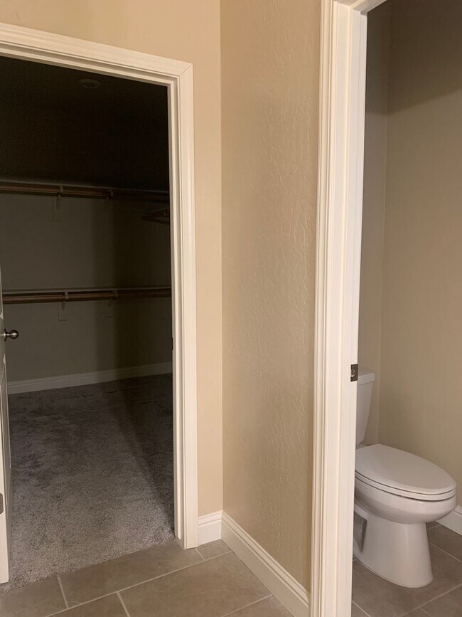 Foto del edificio - 4 BR 2 BA Coming Soon