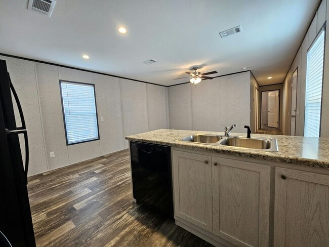 Building Photo - 1049 Myakka Dr