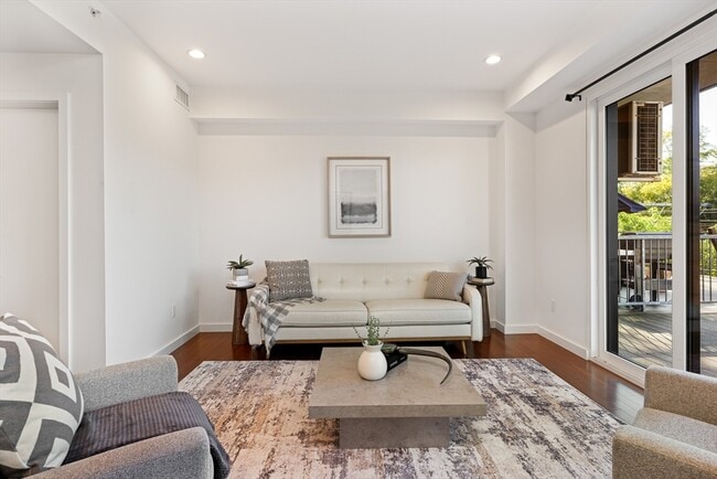 Building Photo - 143-171-171 Hyde Park Ave