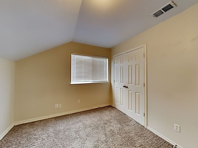 Foto del edificio - 3013 S Fork Dr