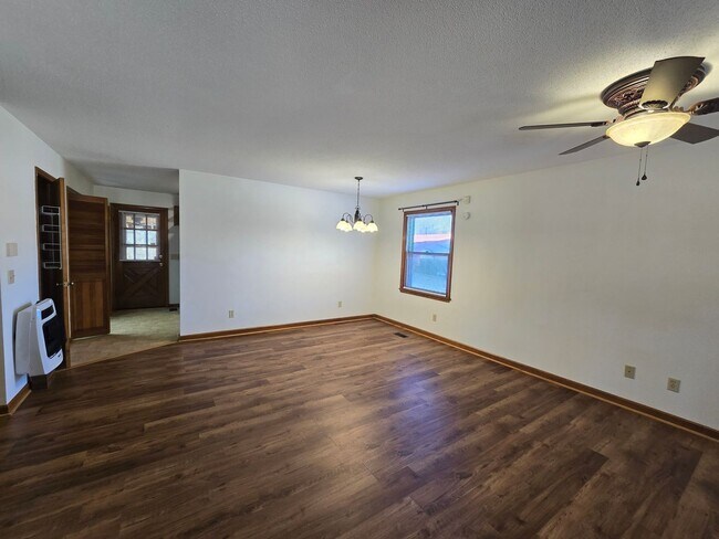 Foto del edificio - NEW LISTING!!!!!