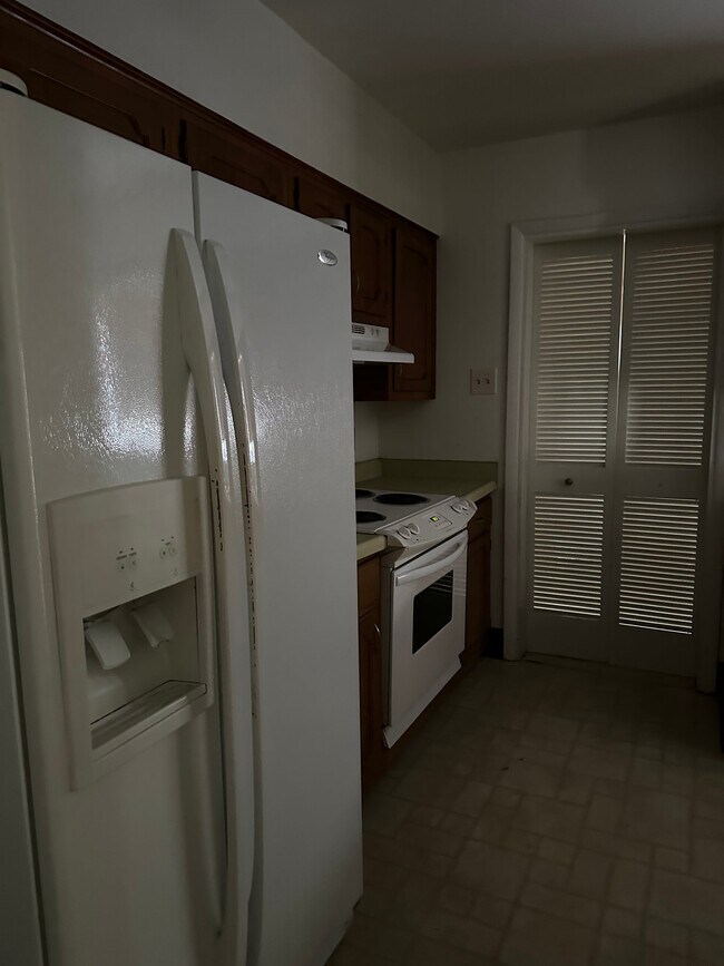 Foto del edificio - 5162 Meadowcrest Cir