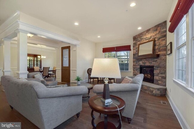 Foto del edificio - 71 Creekview Ln