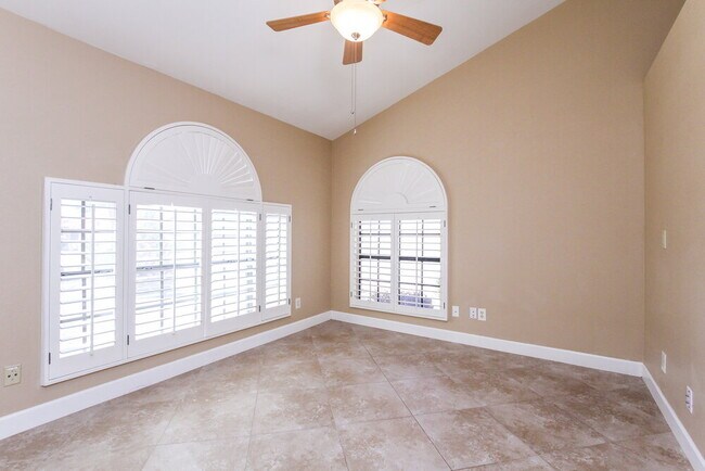 Foto del edificio - 7352 W Morrow Dr