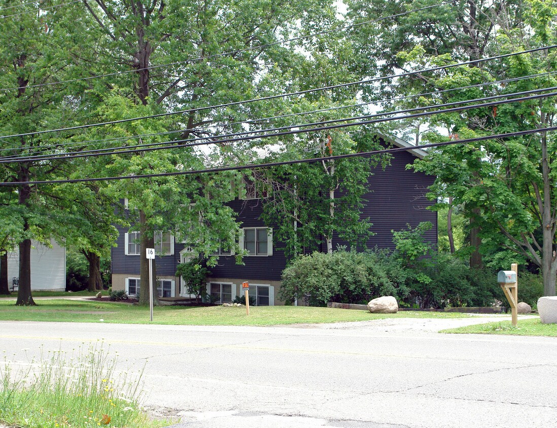 Building Photo - 708 Lafayette Rd