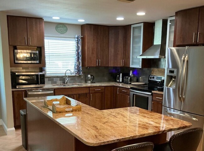 Foto del edificio - Seasonal Rental Home in Flamingo Estates