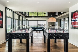 Building Photo - 100 Av. des Canadiens-de-Montréal