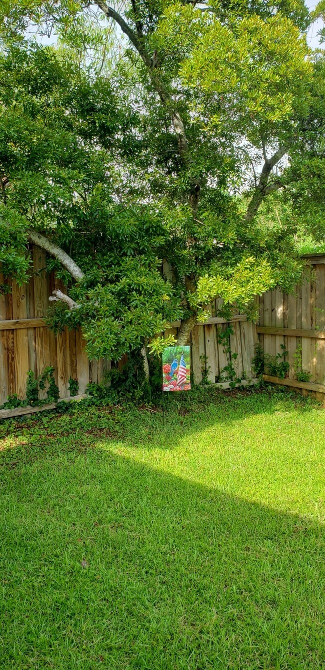Building Photo - 307 Halyard Ct