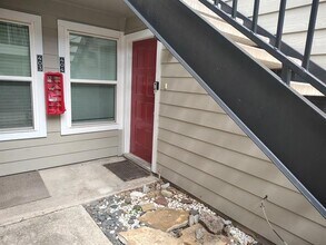 Building Photo - 6900 Skillman St