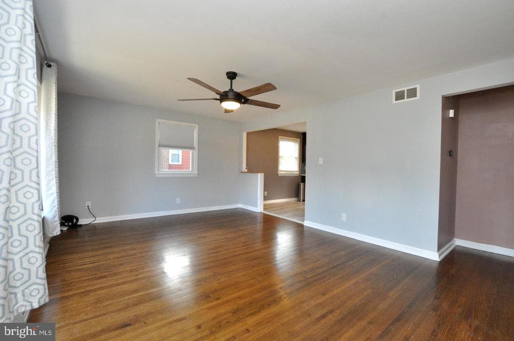 Primary Photo - 116 New Hampshire Ave