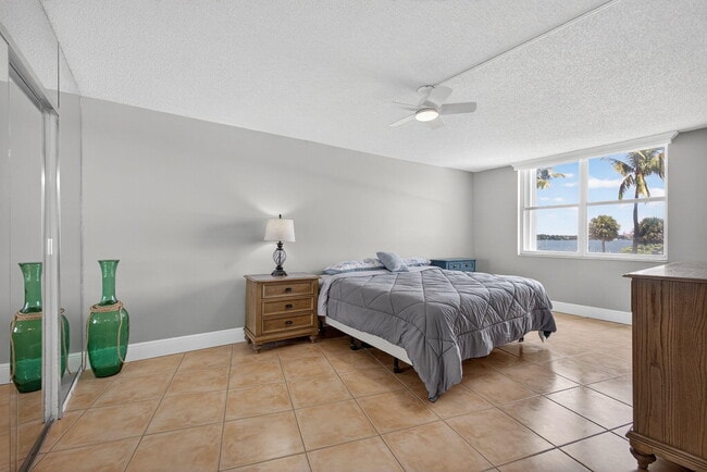 Building Photo - 2600 N Flagler Dr