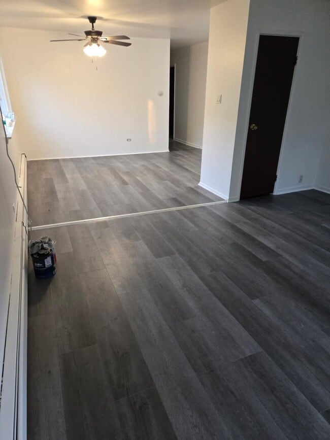 Foto del edificio - 504 Schroeder Ave