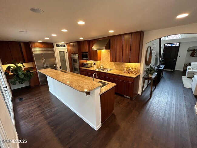 Foto del edificio - 655 E Riverview Cir