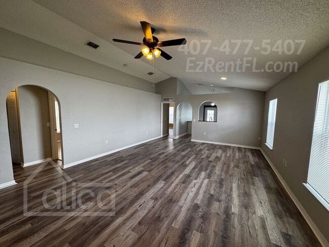 Building Photo - 6581 Gentle Oaks Dr S